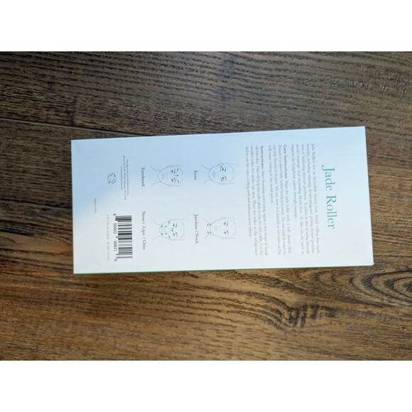 Beauty by Earth Jade Roller Face & Neck skin firming massaging anti-aging tool - Picture 3 of 3